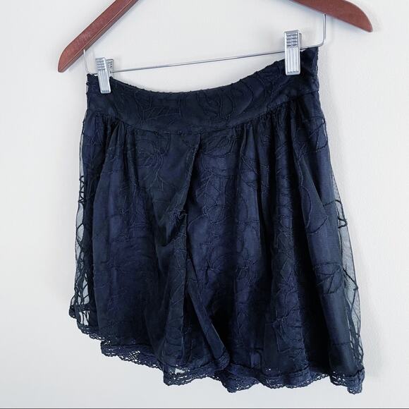 Free People Embroidered Lace Overlay Pleated Mini Skirt Black XS EUC - Picture 5 of 11
